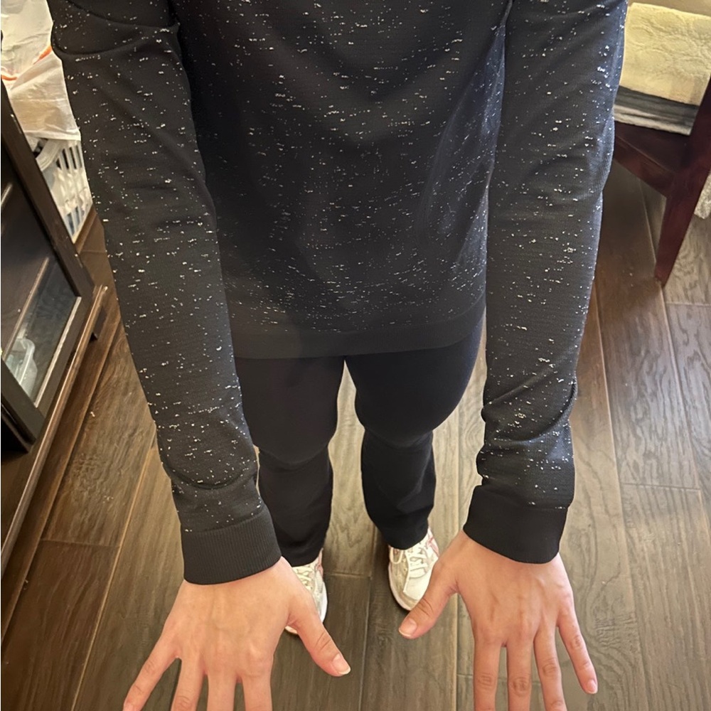 LULULEMON long sleeve - Picture 4 of 4